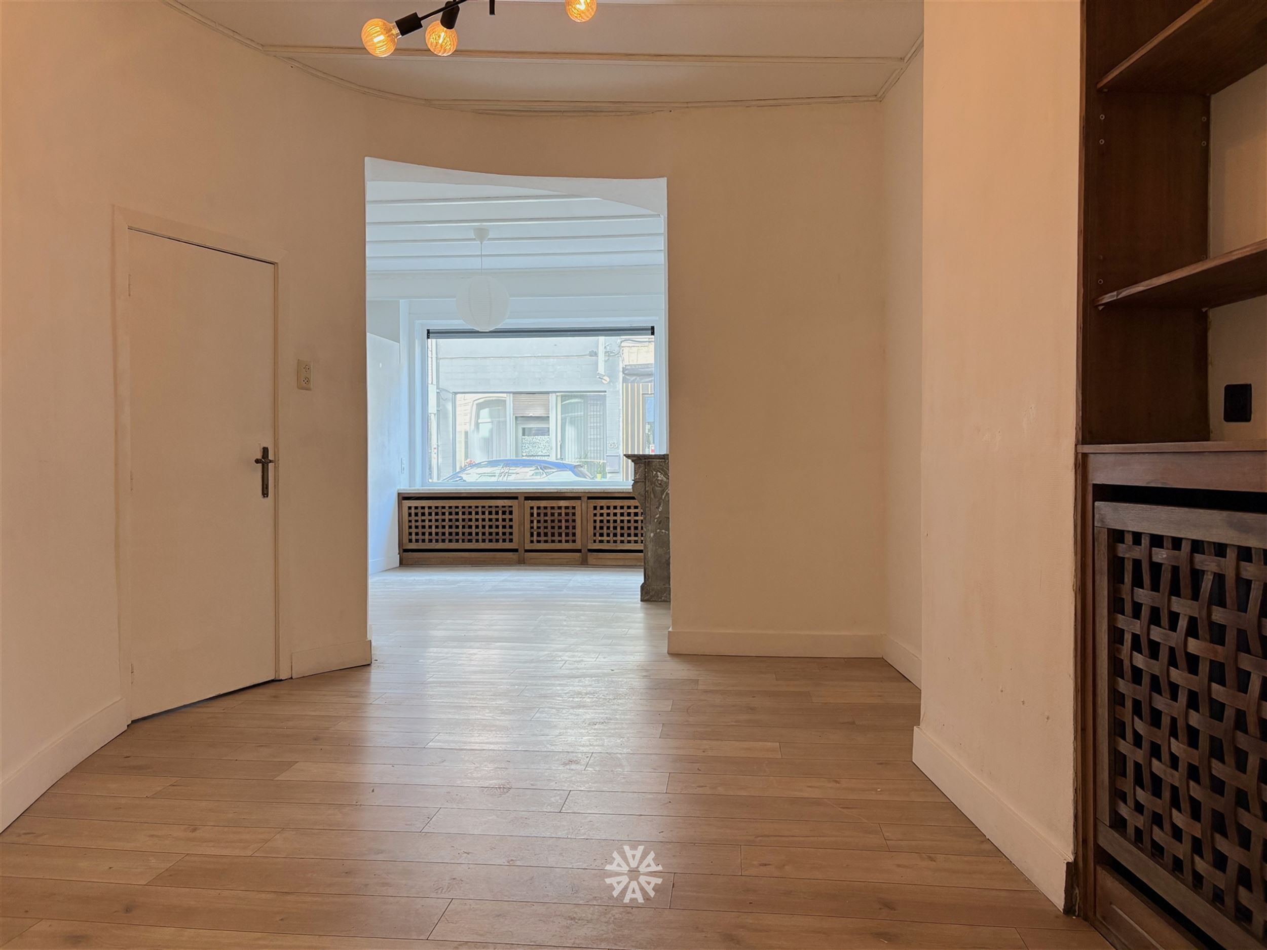 Studio à Gand, 218m² de façade à rénover - photo 3