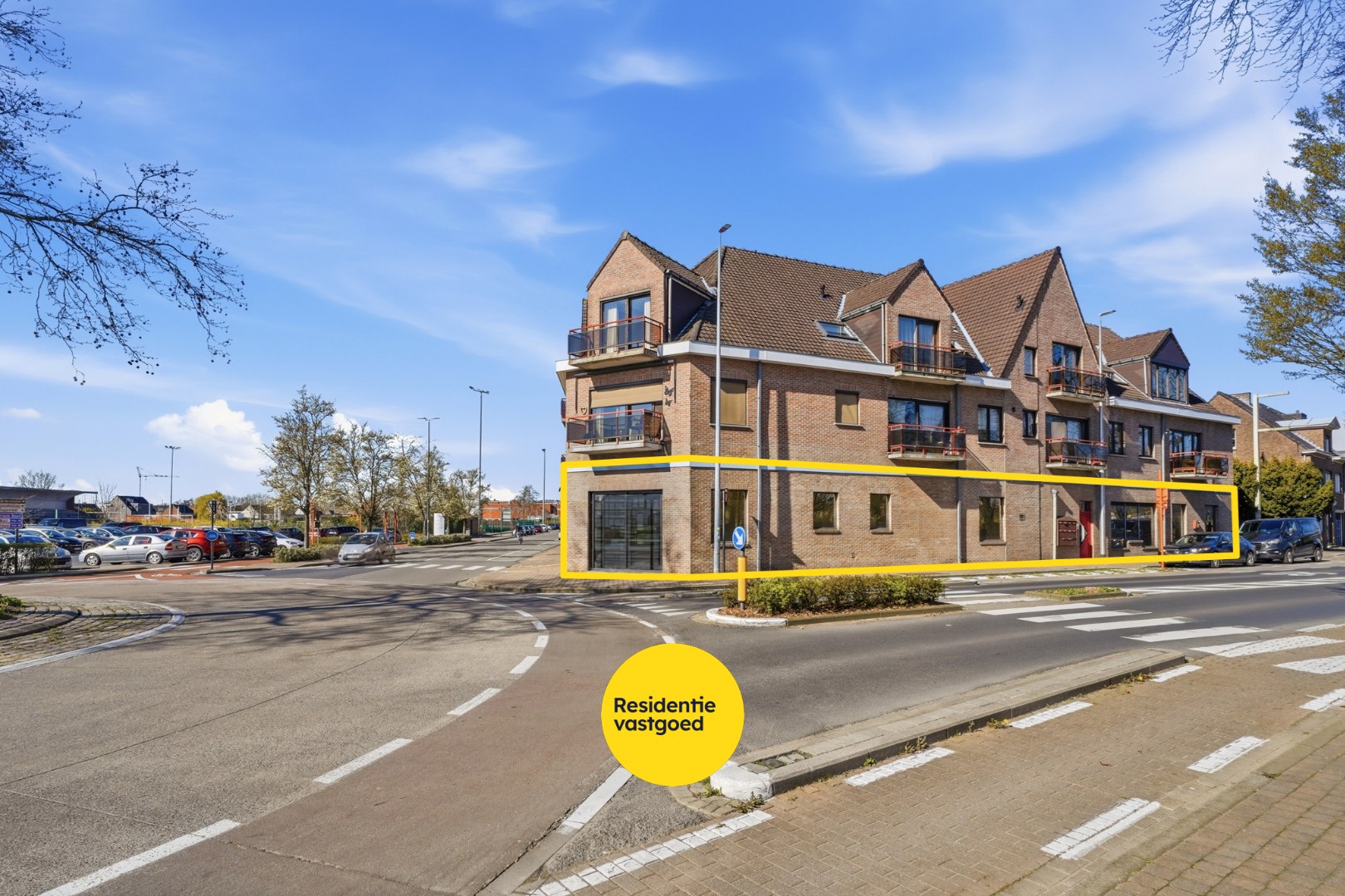 Te huur: Ruim handelspand met uitstekende visibiliteit in het centrum van Torhout - foto 3