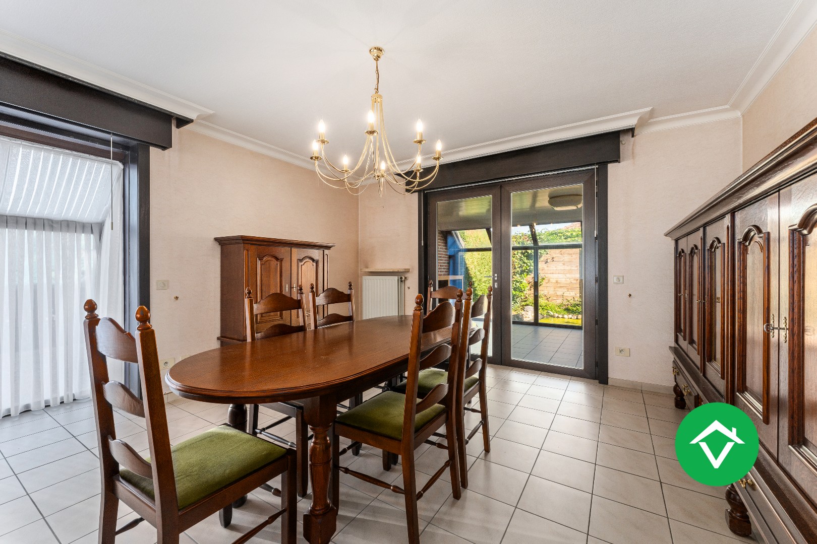 Stevige woning op gunstige ligging met 7 slaapkamers, dubbele garage en tuin te Roeselare - foto 5