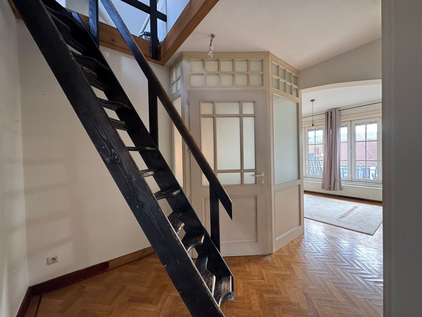 Move-in ready duplex apartment near city center - photo 2