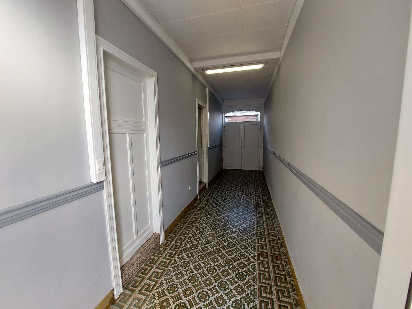 Woning nabij het centrum met 3 slaapkamers + magazijn - foto 4