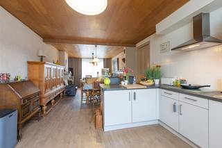  * Duplex appartement met 4 slaapkamers * Ideaal geschikt als investering of vaste woonverblijfplaats * Mooi terras aanwezig * geen lift dus lage...