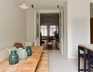 Prachtig gerenoveerd herenhuis met zuidtuin op toplocatie aan het hippe Zuid.Bent u op zoek naar een met zeer hoogwaardige materialen afgewerkte...