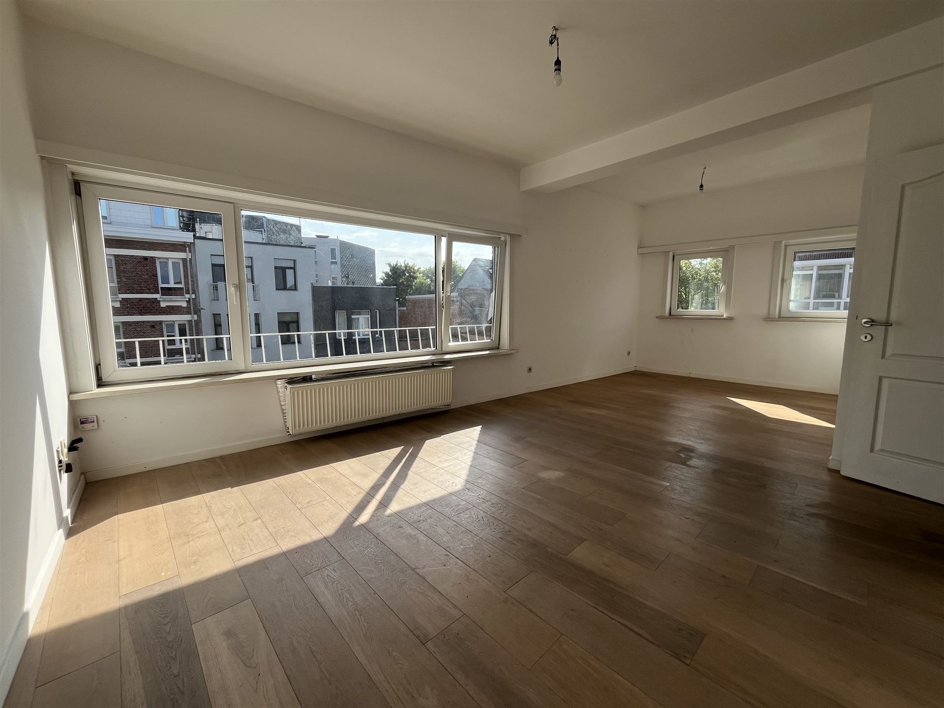 Opbrengsteigendom met 2 app en 2 garageboxen - foto 2