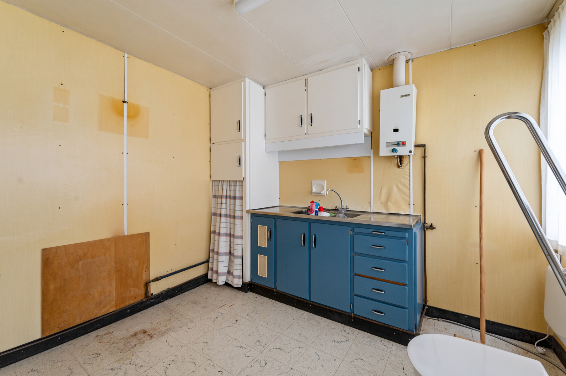 Karaktervolle op te knappen stadswoning met magazijn.  - foto 4