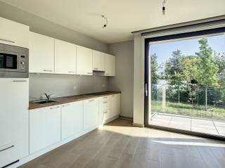 Rustig gelegen hoek appartement (assistentiewoning) van 71,20 m² in de prachtige residentie Baudry te Bornem, vlakbij de watertoren.Deze moderne...