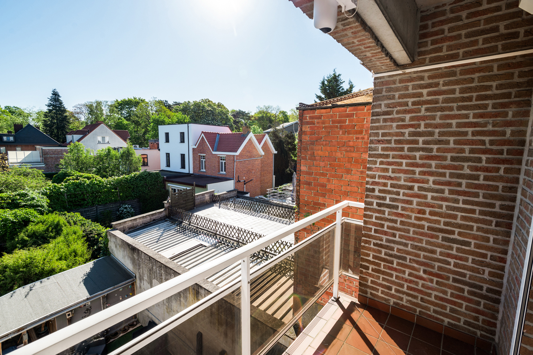 Instapklare woning met 2 kamers, tuin en garage - foto 4