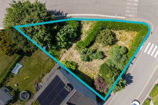 WE INVEST Sud Luxembourg offers you this 3,570 m² building plot, ideally located on the corner of Rue du Moulin Lampach, a stone's throw from...