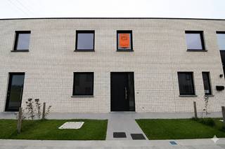 Energiezuinige nieuwbouwwoning te huur gelegen langs de Albert Biesbrouckstraat te Roeselare.Deze woning beschikt over alle nodige hedendaagse...