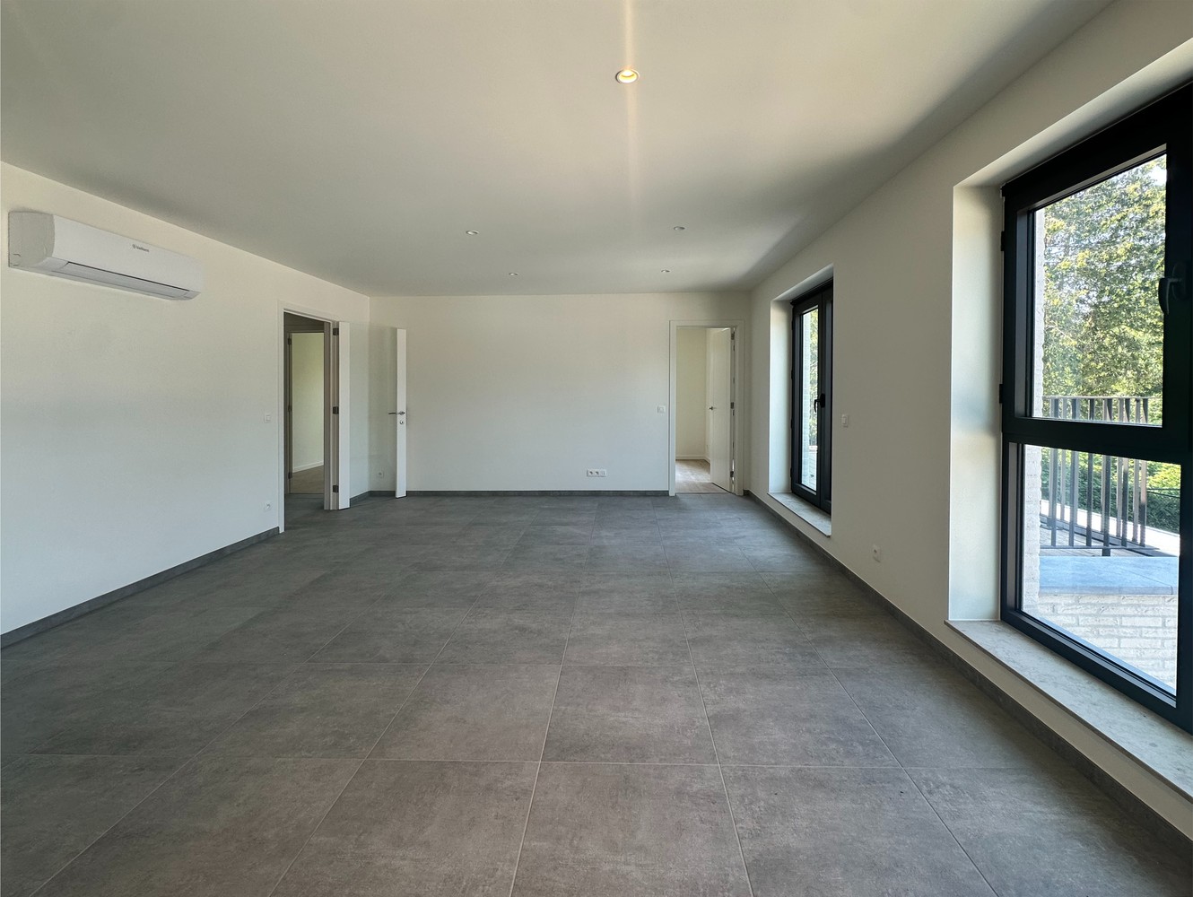 Nieuwbouwappartement met autostaanplaats in groene, bosrijke omgeving te Ranst. - foto 4