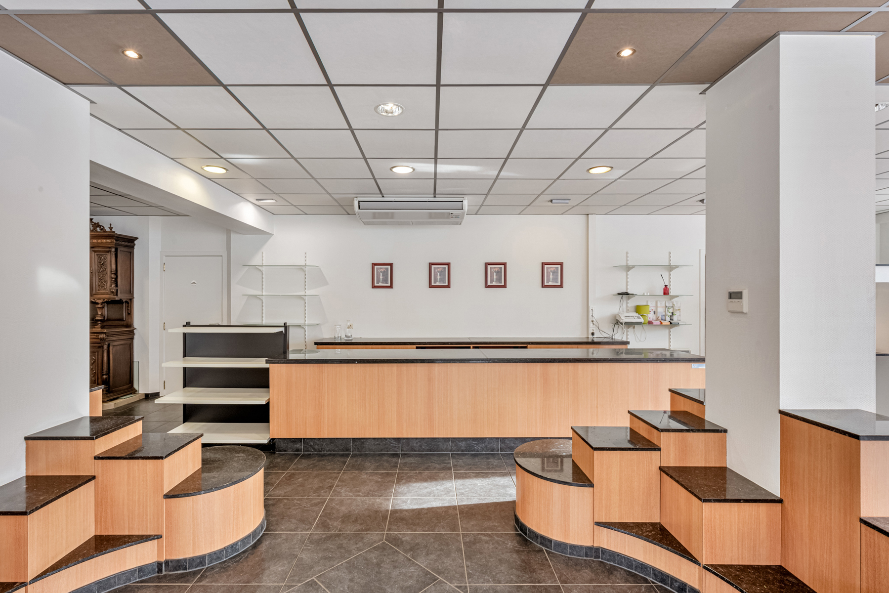 Merelbeke centrum: handelspand met woonst, garage en terras - foto 4