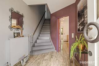 Welkom in deze ruime en goed gelegen gezinswoning in Hulste.De woning bevindt zich in de Havikstraat 7, een rustige en aangename straat met een...