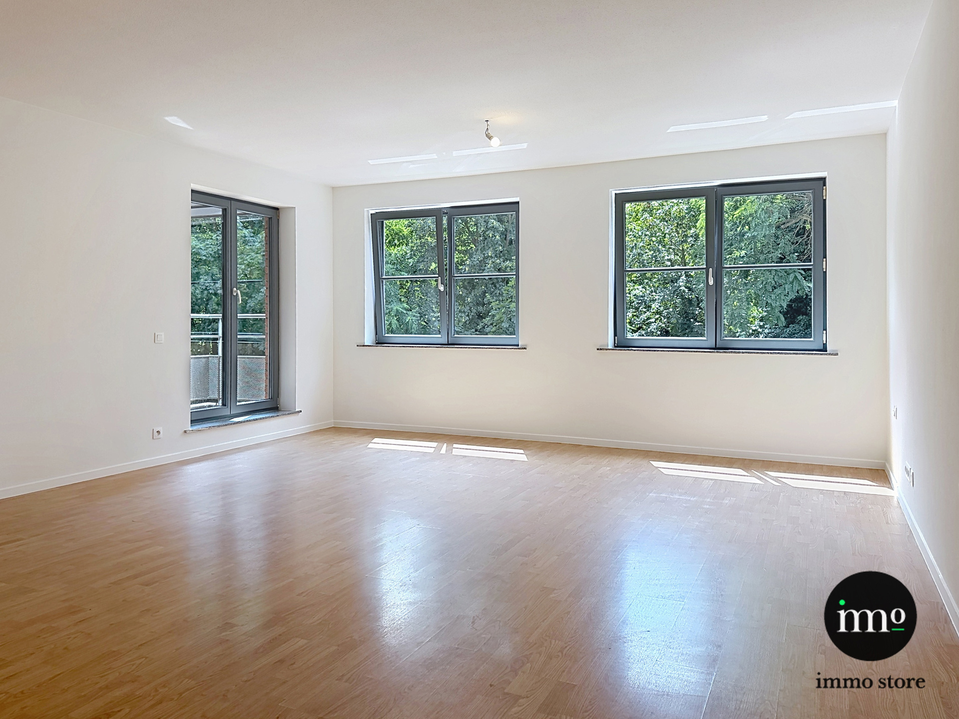 Ruim appartement met 2 terrassen en 4 slaapkamers in Ukkel! - foto 4