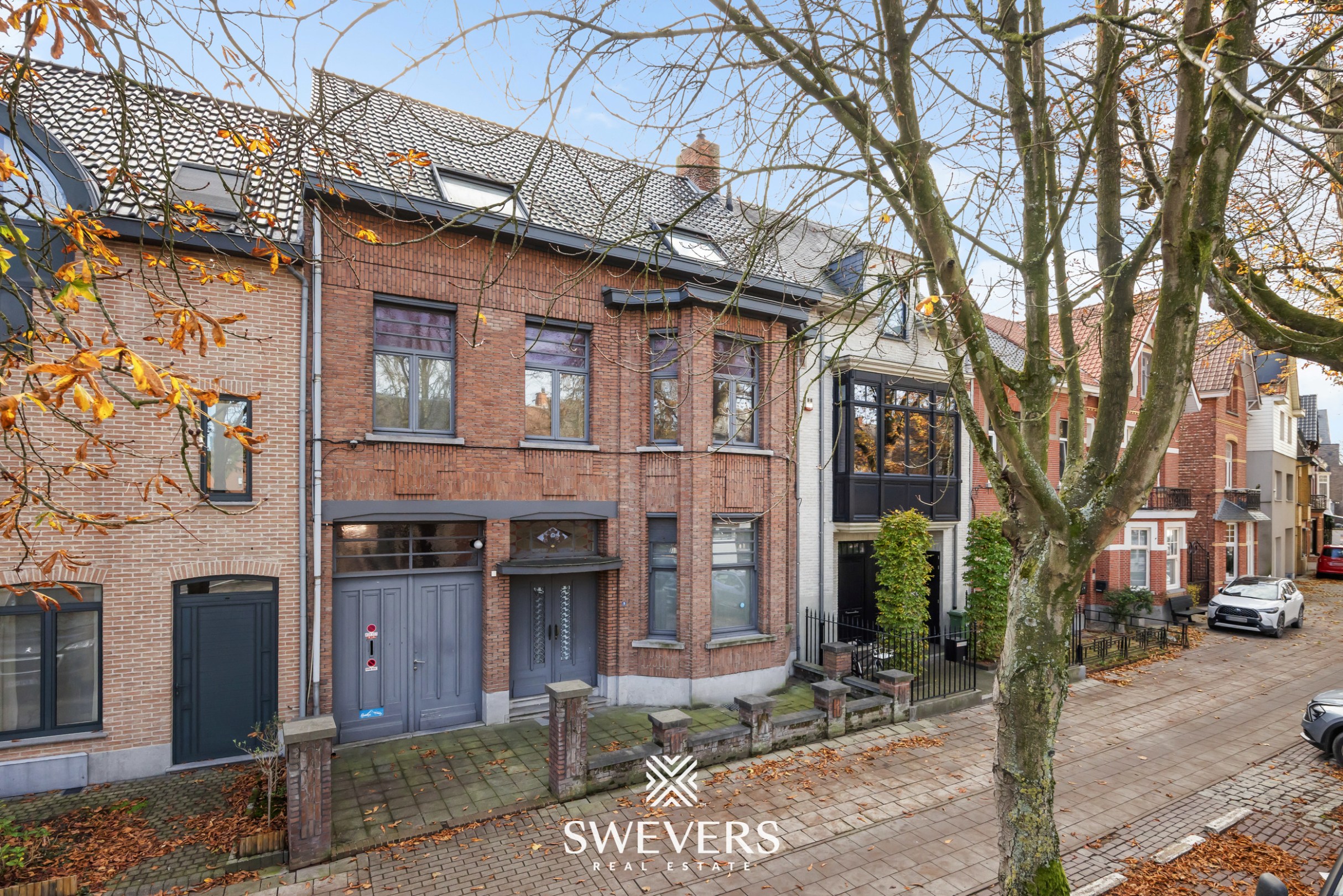 Karaktervol herenhuis met 6 slaapkamers, 2 badkamers en tuintje in Mol - foto 1