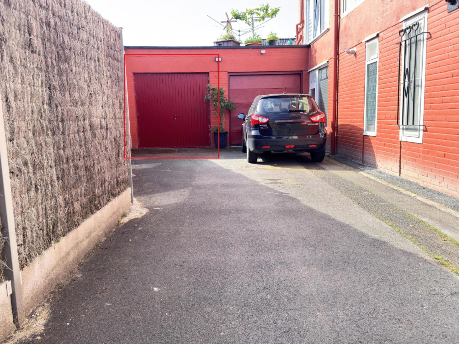 Ruime garage te Bredene. - foto 2