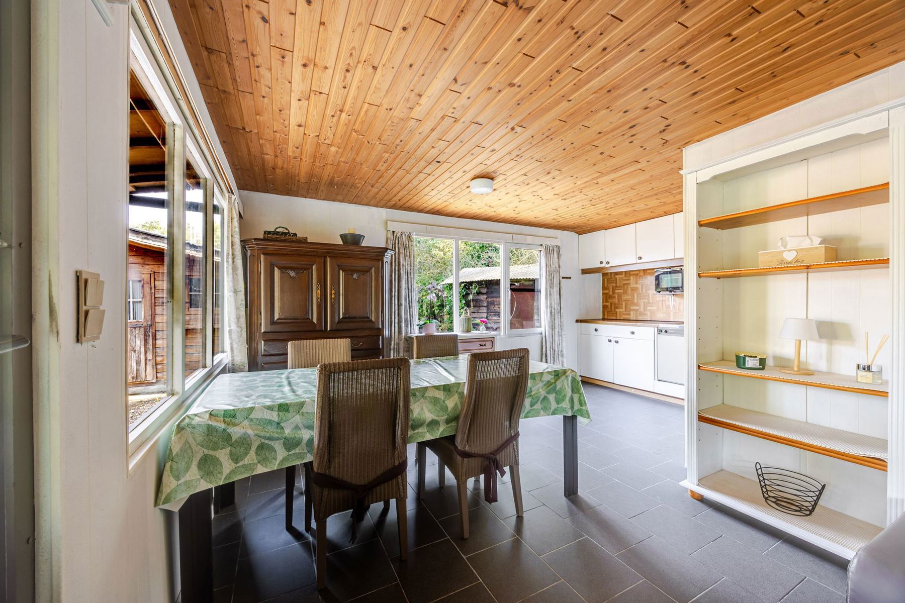 Bijzonder rustig gelegen chalet met vijver en veel privacy - foto 5