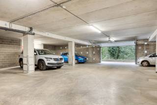 Verschillende binnen staanplaatsen te koop in Kessel-LoDe parkings zijn afgesloten met een elektrische poort.De staanplaatsen hebben volgende...