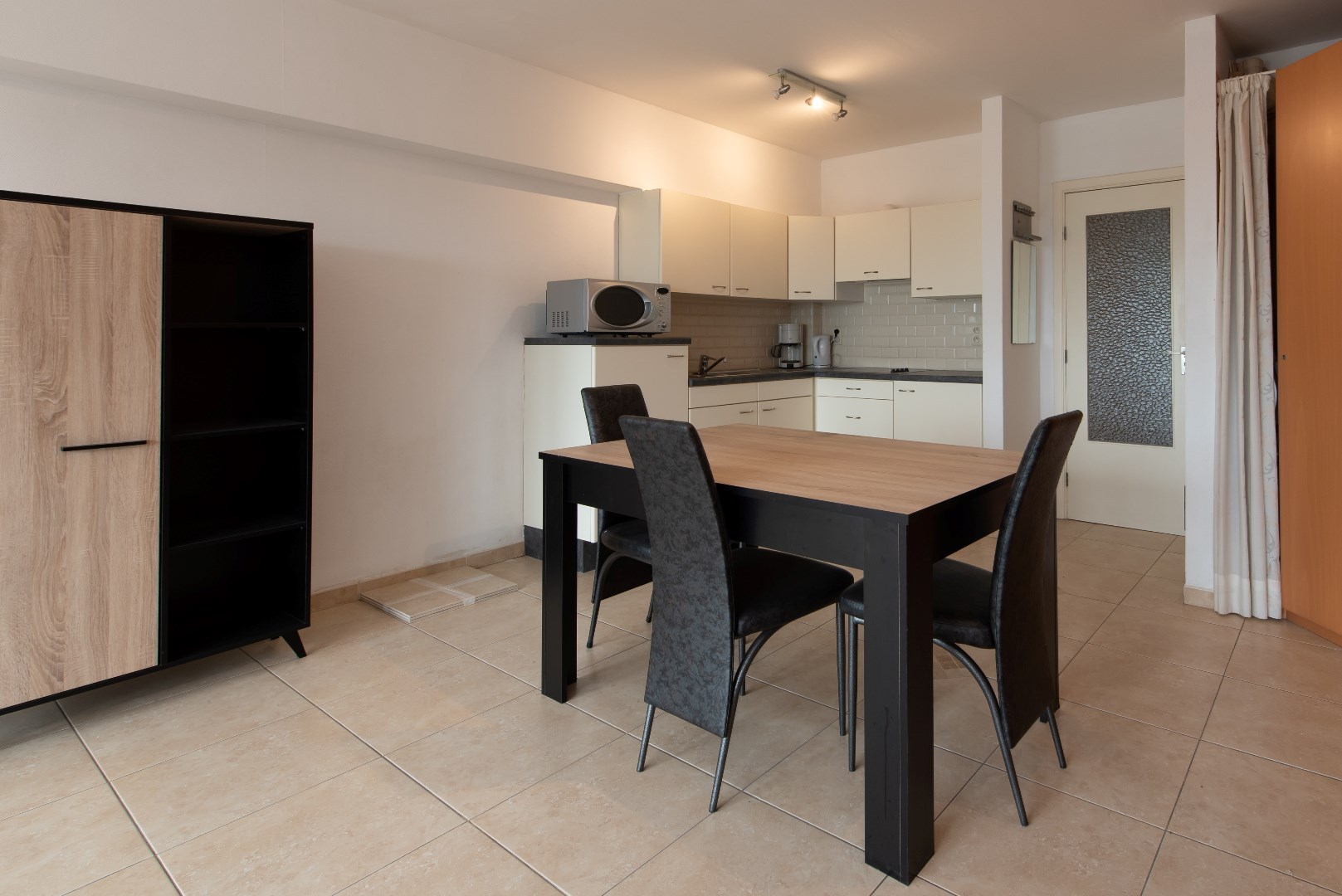 Gezellige lichtrijke studio in een kleine residentie te Raversijde - foto 5