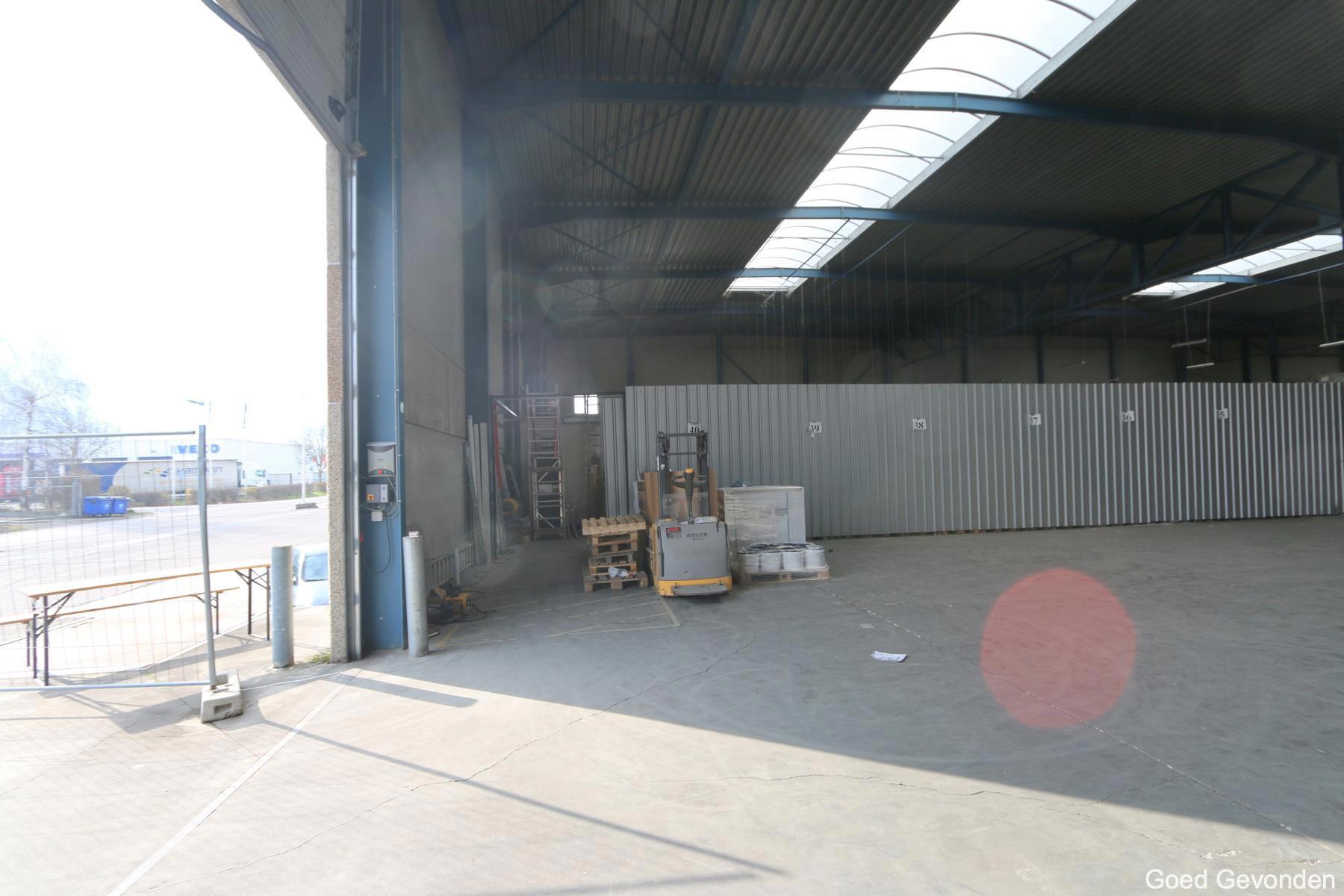 Magazijnruimte - 4 laadkaaien - onmiddellijk beschikbaar - foto 5