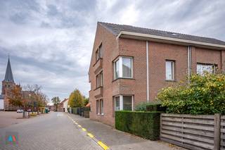 KANTOORGEBOUW MET DAKAPPARTEMENT TE KOOP IN LOENHOUT – PALMBOSSTRAAT 9AVrijstaand kantoorgebouw op 691 m² met ca. 446 m² bruikbare kantoorruimte,...