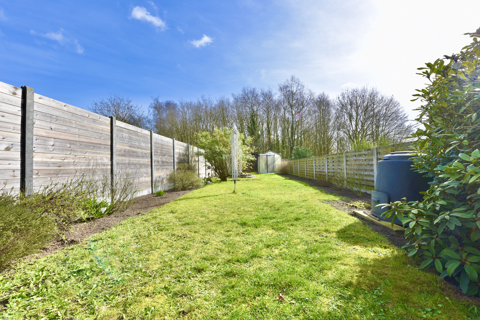 Volumineuze woning met terras, tuin, garage, 3 slpk voor 349.000 EUR - foto 2