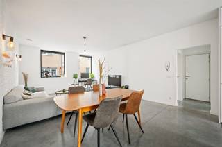 Appartement rénové d'une chambre au rez-de-chaussée avec jardinEntièrement rénové en 2023, cet appartement se distingue dans de nombreux domaines...