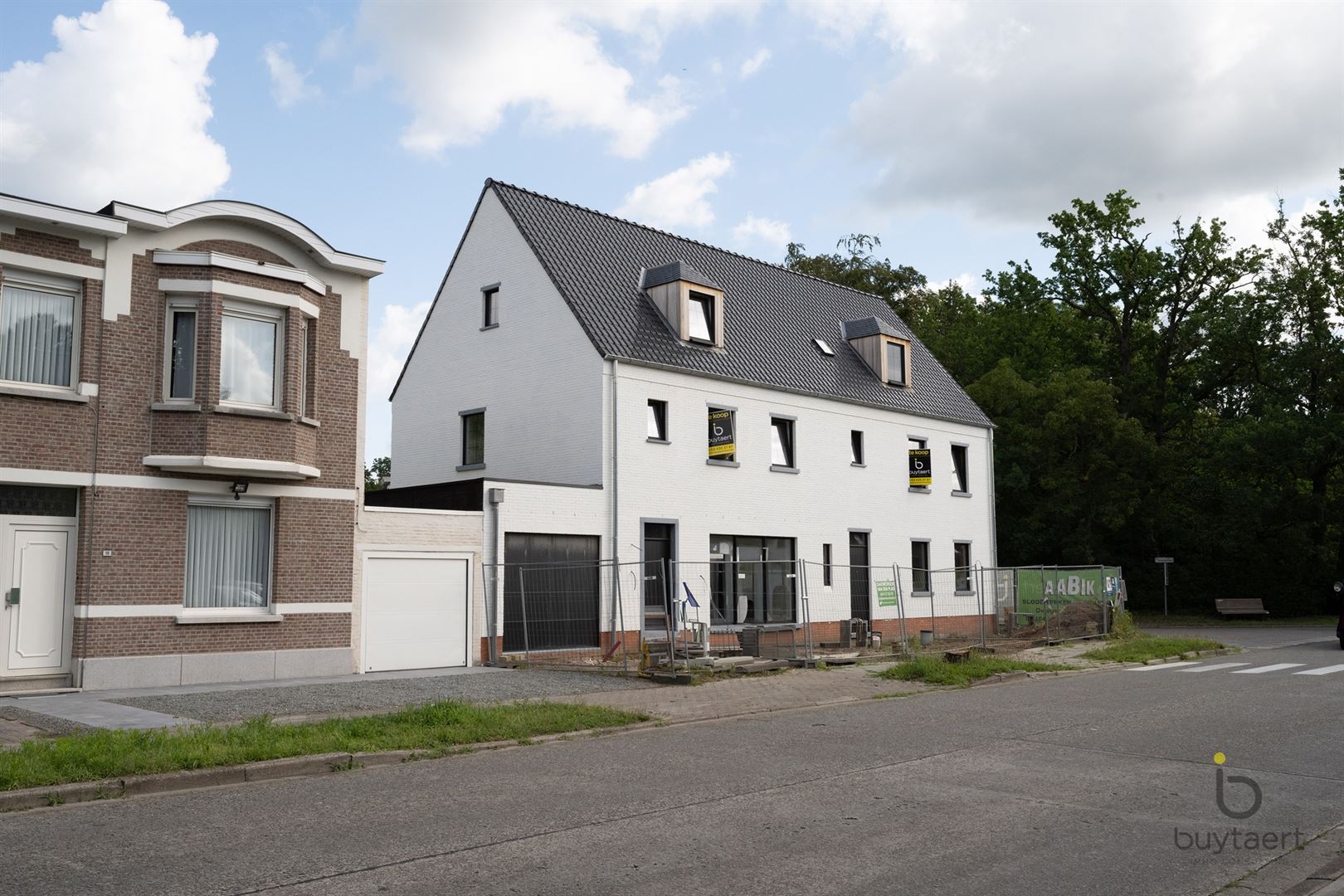 Karaktervolle nieuwbouw BEN half open bebouwing, centraal gelegen nabij het mooie dorpje oud Schilde! - foto 1