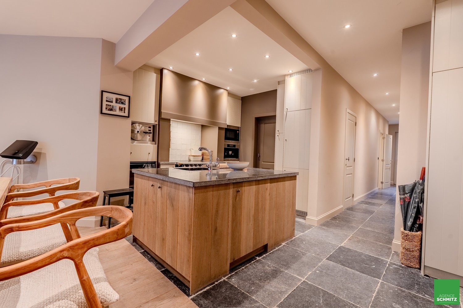 Instapklaar appartement met 3 slaapkamers en een royaal terras vlak aan het strand. - foto 5