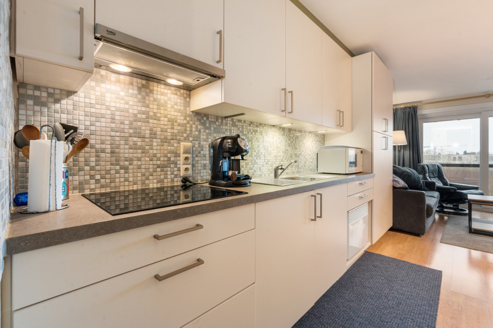 STUDIO MEUBLE MODERN AVEC COIN A DORMIR A QUELQUES PAS DE LA MER - photo 5