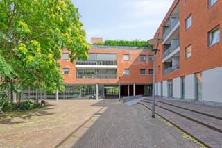 🏢 Investeringspand te koop – Centrum GenkOp zoek naar een zorgeloze investering? Dit instapklare pand in het hart van Genk is dé kans!✨...