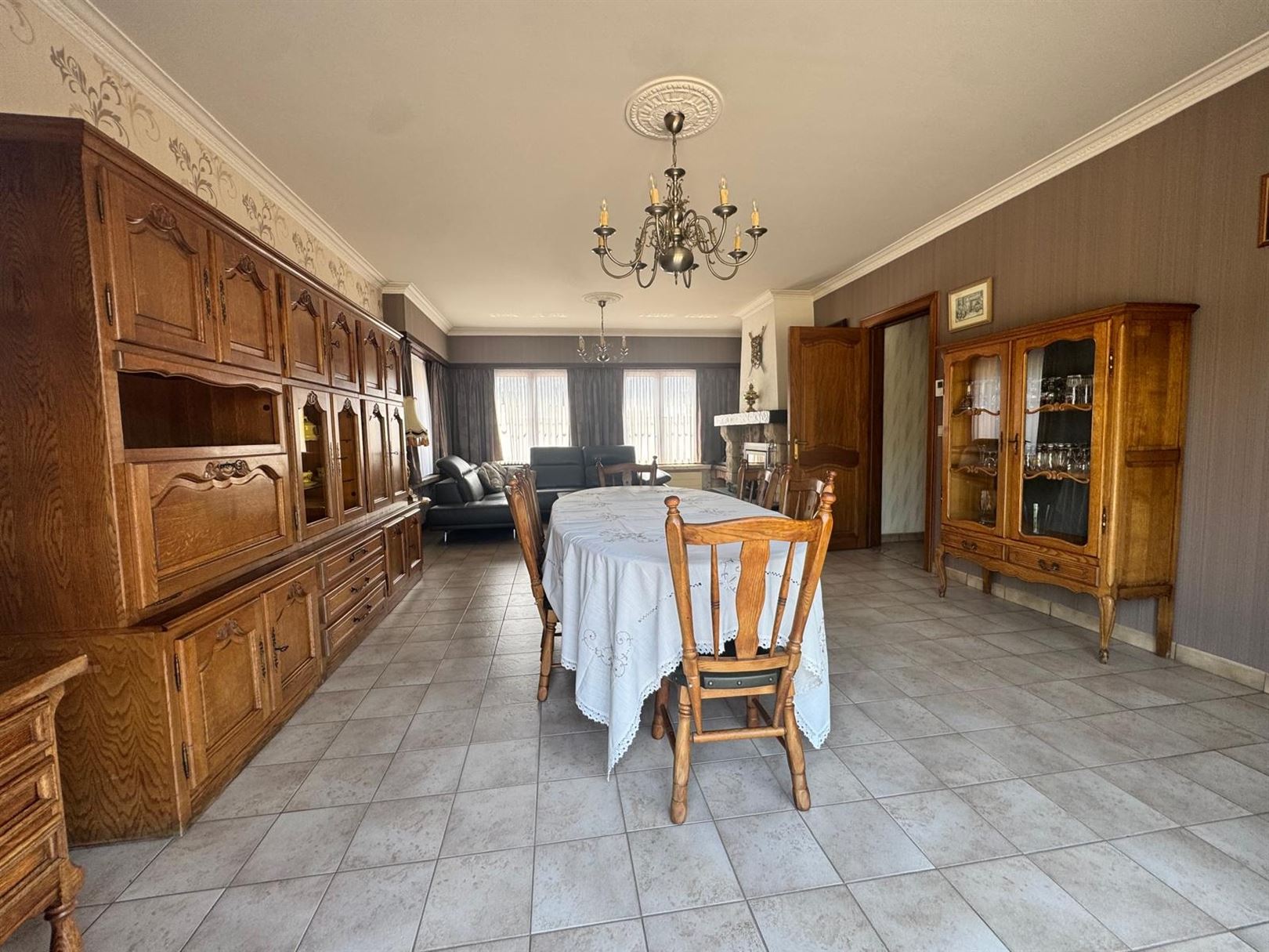 Volledig bemeubelde woning te huur in Sint-Gillis-Waas – ideaal voor bedrijven en zelfstandigen - foto 5