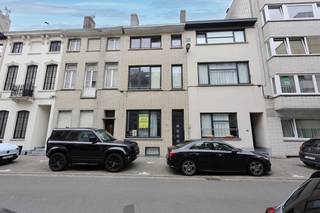 Dans le centre-ville animé d'Ostende, une propriété exceptionnelle attend un nouveau souffle. Ce bâtiment de caractère, idéalement situé à...