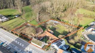 ERONDEGEM - Te renoveren hoeve op 53are<br /><br />Op deze uitstekende locatie bieden wij dit (ver)bouw project aan een op een ruim perceel van 53are.<br /><br />De huidige woning is volledig te renoveren/uit te breiden of mogelijkheid tot afbraak en heropbouw. Dit volgens de wetgeving die van toepassing is volgens het RUP 'zonevreemde woningen'. Bijgevolg kan hier een woning gebouwd of verbouwd worden tot 1.000m³.<br /><br />Bent u op zoek naar een landelijk gelegen (ver)bouw-project? Neem dan zeker contact op via 053/60.65.66.<br /><br />De vermelde prijs is een richtprijs. Na ontvangst van de biedingen zal de verkoper beslissen of hij/zij de eigendom verkoopt aan het beste bod. De richtprijs is aldus niet bindend voor de verkoper. Voor meer info kunt u ons contacteren of het reglement raadplegen op onze website.