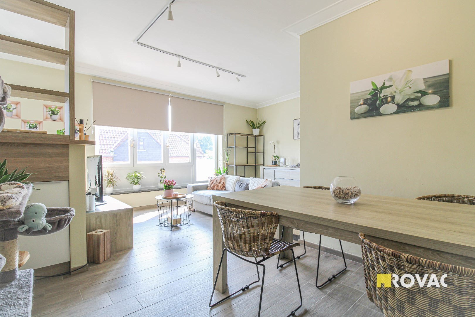 Volledig gerenoveerd en gemeubeld appartement met garage! - foto 2