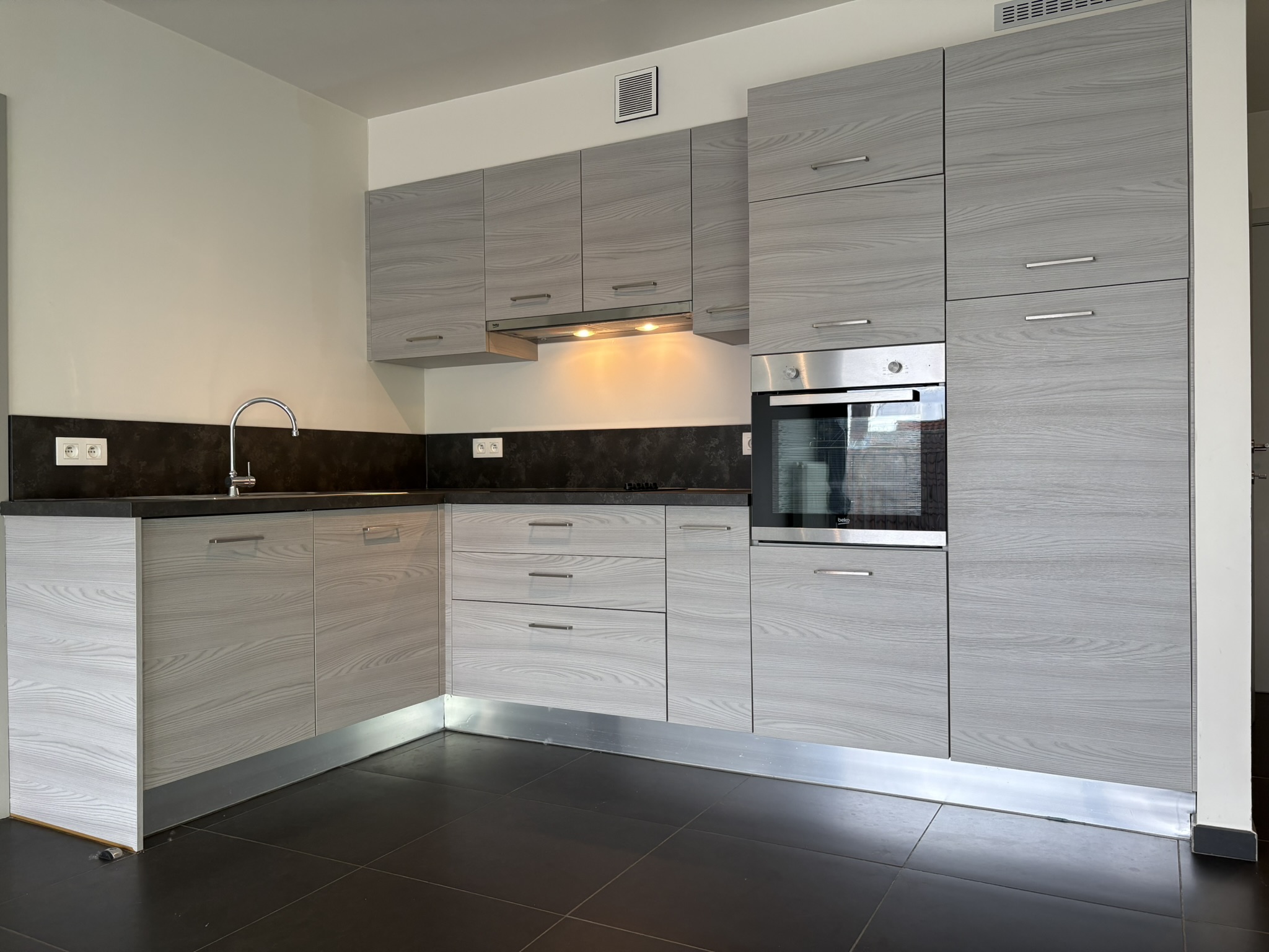 Appartement met twee slaapkamers en autostaanplaats - foto 3