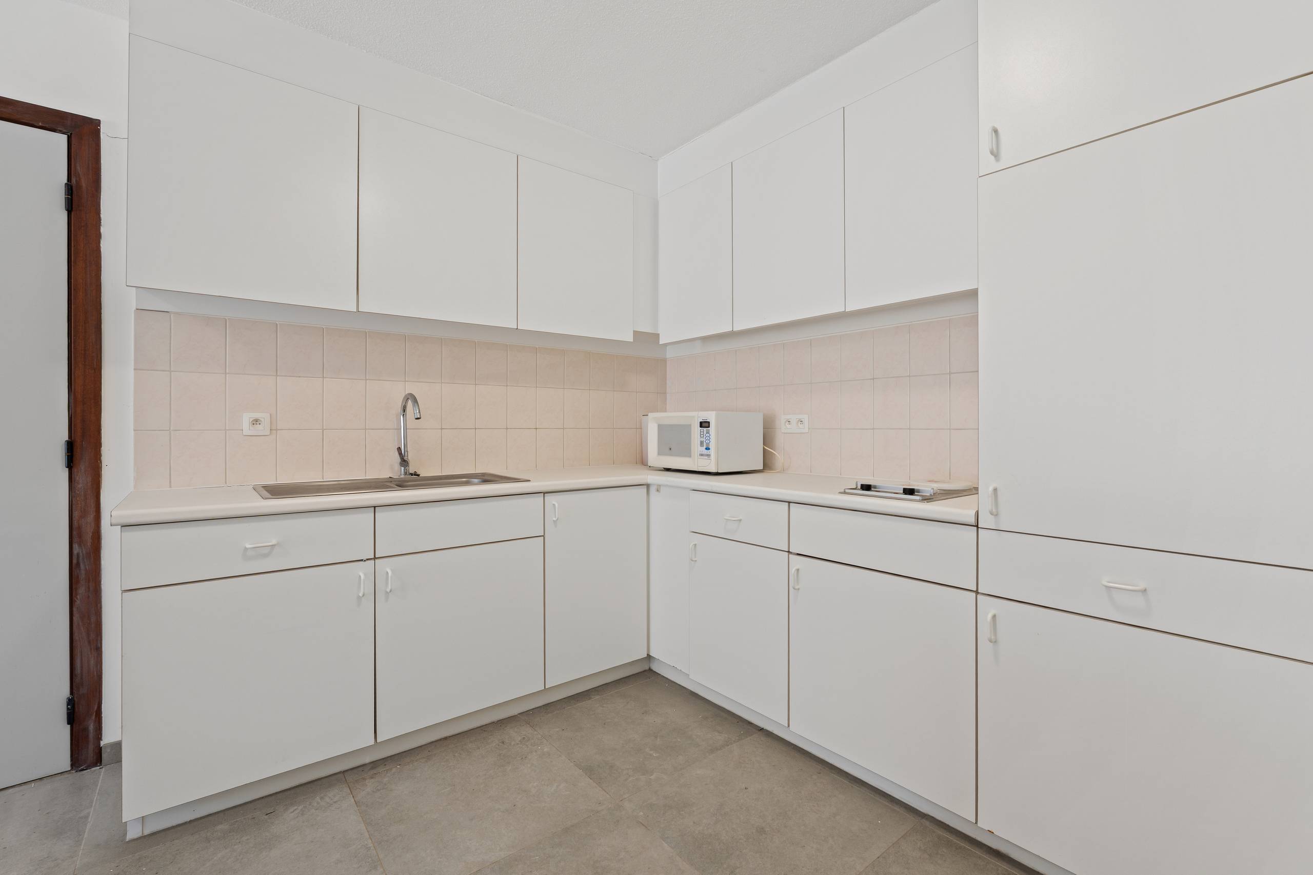 Te renoveren gelijkvloers appartement Sint-Idesbald! - foto 4