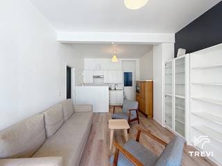 <p><strong>MOLENBEEK-SINT-JAN – Gelegen aan de ingang van de wijk Antoine Dansaert, aan de overkant van het kanaal, prachtig gemeubileerd appartement met 1 slaapkamer van ± 50 m². Het ligt vlak bij alle voorzieningen; het pand is zeer praktisch, comfortabel en van alle gemakken voorzien. Het appartement is als volgt ingedeeld: inkomhal, woonkamer van ± 20,5 m², volledig ingerichte keuken, klein balkon aan de achterzijde, 1 slaapkamer (± 10 m²), doucheruimte, apart toilet en kelder. Alle oppervlakten zijn bij benadering. Kosten: 150 €/maand (gemeenschappelijke kosten, verwarming, warm en koud water). EPB: F, 69 kg/(m²/jaar). Direct beschikbaar.</strong></p>
<p>Op de 3<sup>e</sup> verdieping:</p>
<ul>
<li>Entree van ± 3,5 m² - Parket</li>
<li>Woonkamer van ± 20,5 m² - Parket</li>
<li>Volledig uitgeruste keuken van ± 6 m² - Parket</li>
<li>Balkon van ± 0,5 m² - Tegels</li>
<li>Slaapkamer van ± 10 m² - Parket</li>
<li>Doucheraam van ± 3 m² - Tegels</li>
<li>Aparte toiletruimte van ± 1 m² - Tegels</li>
<li>Kelder</li>
</ul>
<p></p>