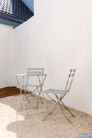 Maison entièrement rénovée avec trois chambresScore EPC : AMOBISCORE : 8,7/10Située dans un quartier calme mais central, cette maison entièrement...