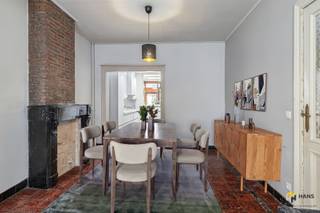 Instapklare woning (176 m²) met 3 slaapkamers, 2 badkamers en tuin (30 m²) in Hoboken. In een rustige straat, met openbaar vervoer en velo-stations...