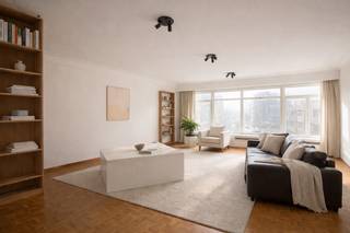 INDELINGBij het betreden van dit karaktervolle appartement komt u binnen in een ruime inkomhal die meteen charme en warmte uitstraalt. De royale...