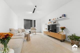 Over de woningRecente gesloten BEN-woning (bouwjaar 2024) met hoogwaardige afwerking, volledig opgeschilderd en instapklaar. Dankzij het E-peil van...