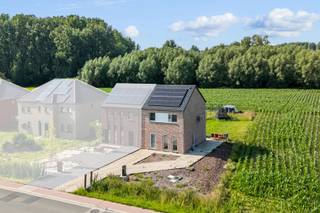 Te koop in Grimminge .In het charmante en landelijke Grimminge een deelgemeente van Geraardsbergen, vlakbij het natuureducatief centrum De Helix,...