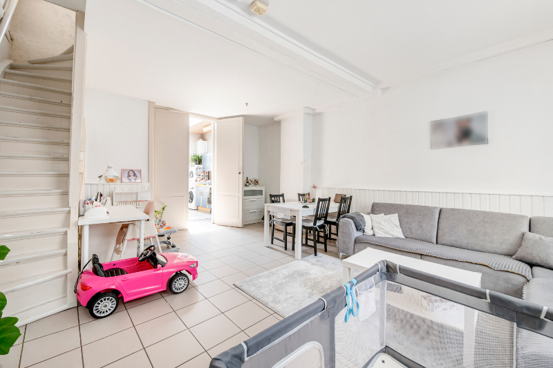 TE MODERNISEREN RIJWONING VLAKBIJ DE MARKT IN AUTOVRIJE STRAAT - foto 4