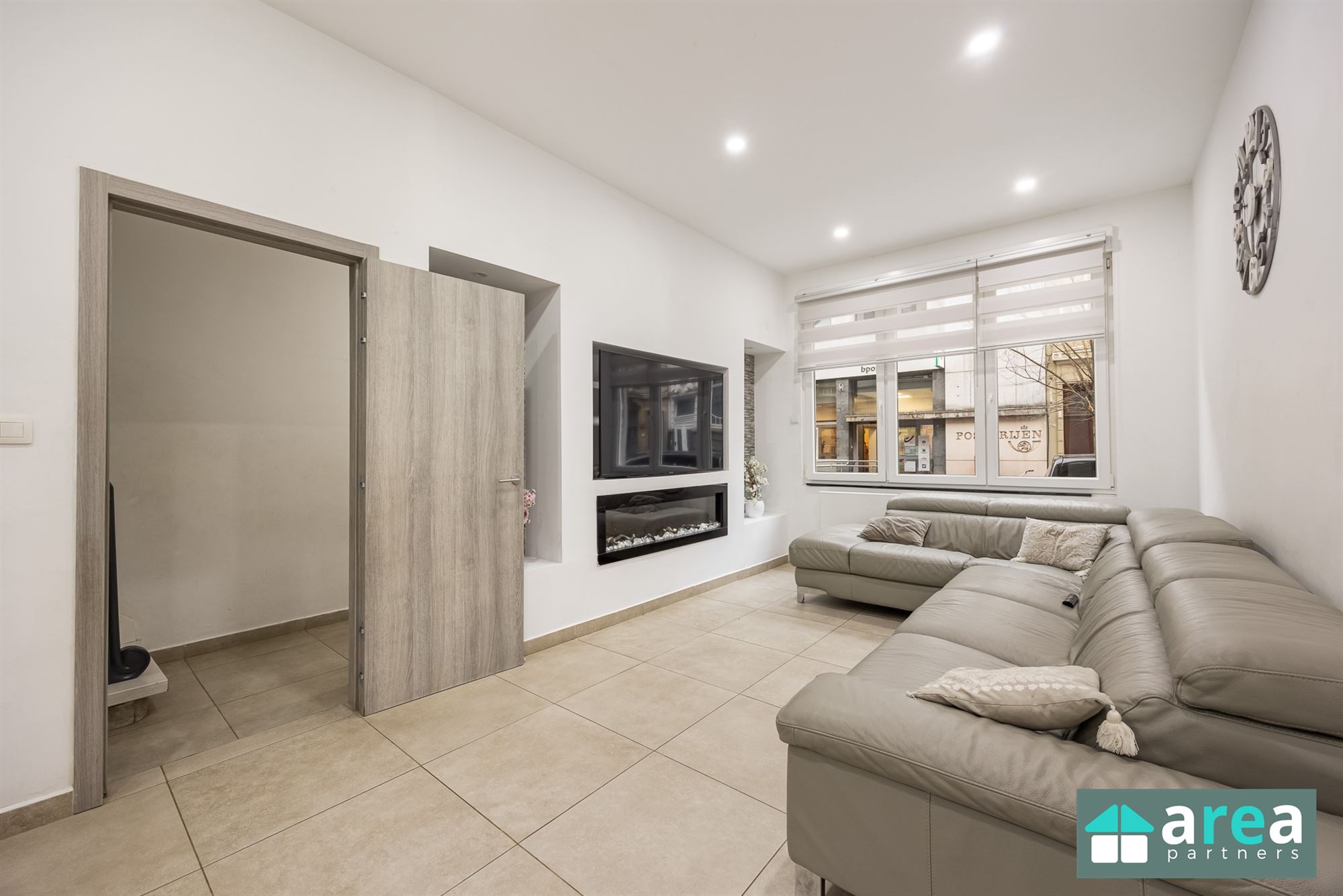 Moderne en Ruime woning met 4 slaapkamers! - foto 2