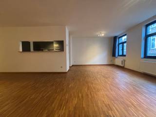 In de Schrijnmakersstraat bieden we met veel plezier dit appartement aan! Dit charmante gebouw is gelegen in verkeersarme straat middenin...