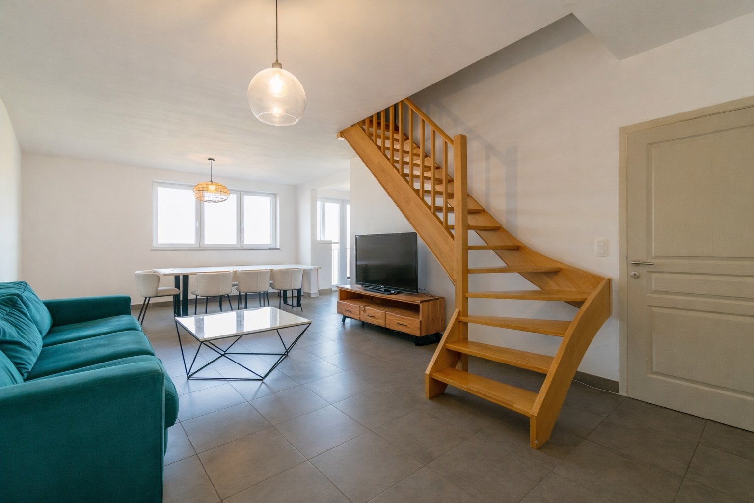 OPBRENGSTGEBOUW MET 4 RUIME APP + HANGAR (350m²)! - foto 4