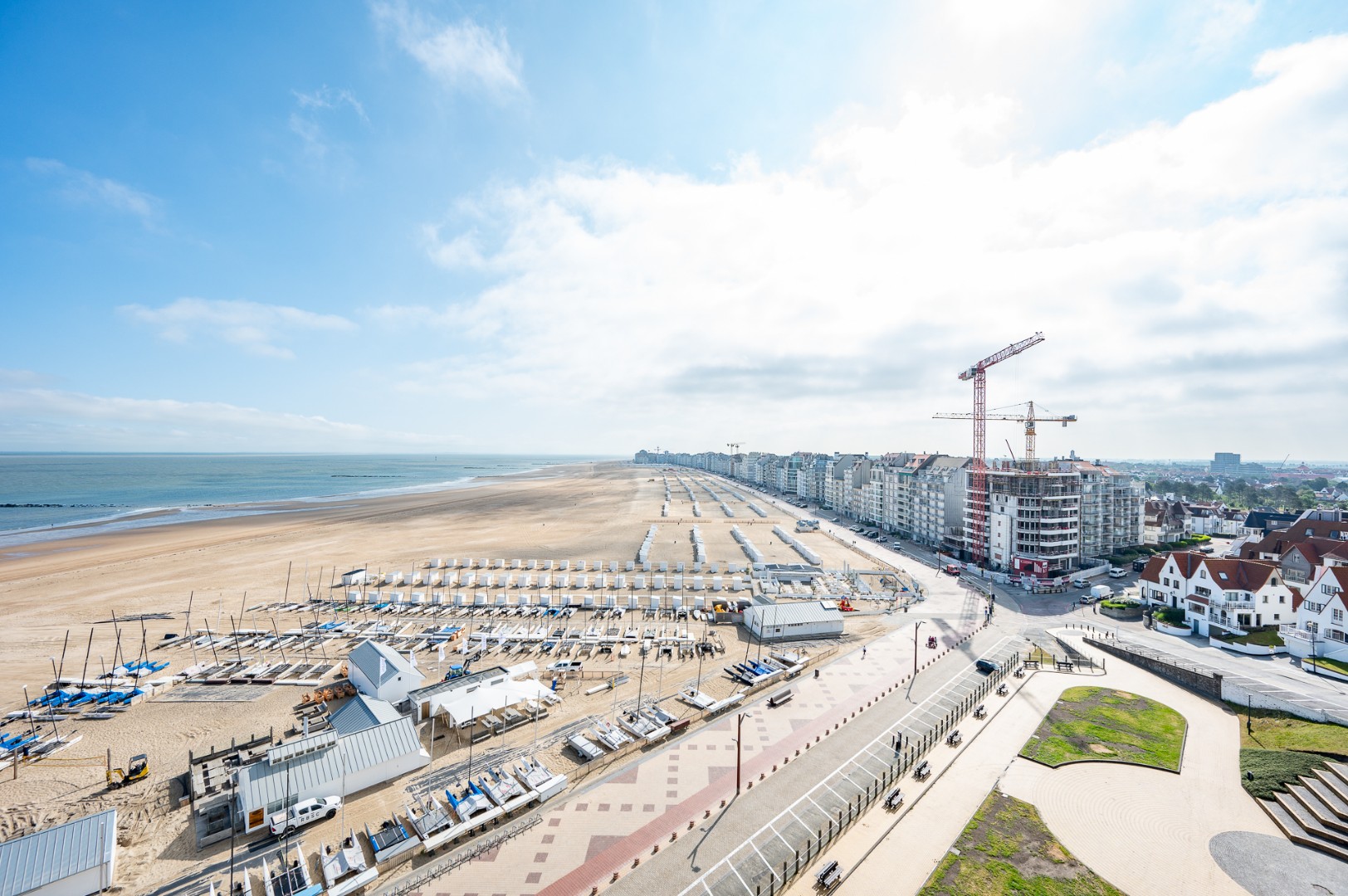 Appartement met magnifiek zeezicht op een 10de verdiepping gelegen in Duinbergen. - foto 1