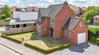Bent u op zoek naar een gezellige, instapklare woning op een toplocatie? Dan is deze alleenstaande woning in het centrum van Torhout precies wat...