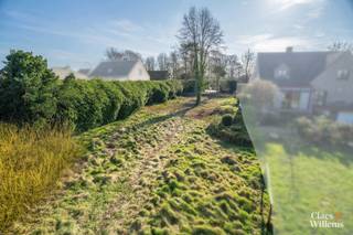 Droomt u van een ruime gezinswoning met zwembad op een toplocatie tussen Leuven en Tienen? Deze bouwgrond van 12a 95ca biedt alle mogelijkheden...