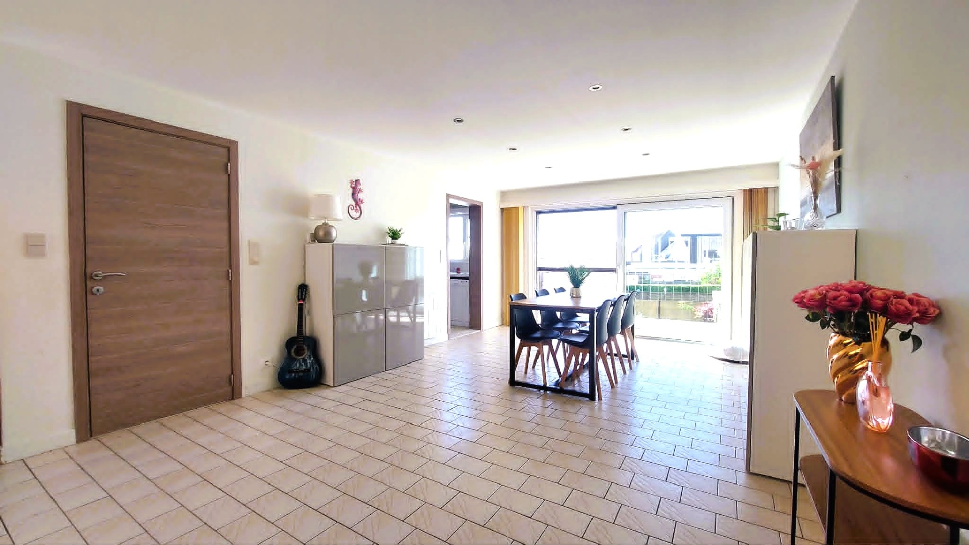 Grote bel etage woning met zonovergoten tuin, dubbele garage en 3 kamers op rustige ligging in Bredene-Dorp - foto 4